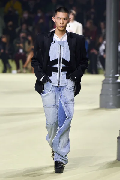 Look 19